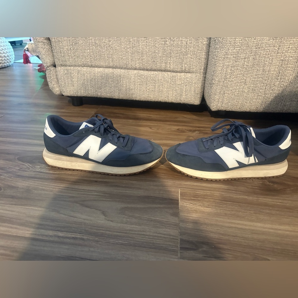 New Balance 237